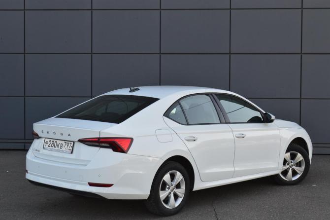 Skoda Octavia IV (A8) с пробегом 2021 года, цена 2 200 000 рублей, 131500 км, лифтбек, Автокод Объявления
