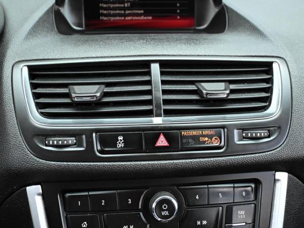 Opel Mokka I с пробегом 2014 года, цена 1 069 000 рублей, 151305 км, внедорожник, Автокод Объявления