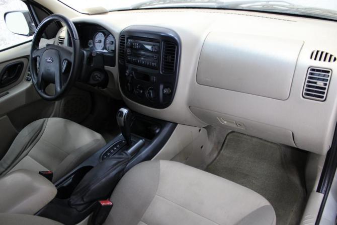 Ford Escape I Рестайлинг с пробегом 2004 года, цена 450 000 рублей, 196377 км, внедорожник, Автокод Объявления