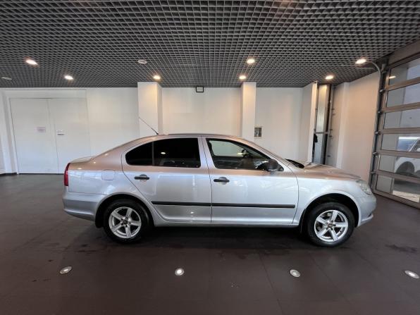 Skoda Octavia II (A5) Рестайлинг с пробегом 2011 года, цена 695 000 рублей, 207817 км, лифтбек, Автокод Объявления