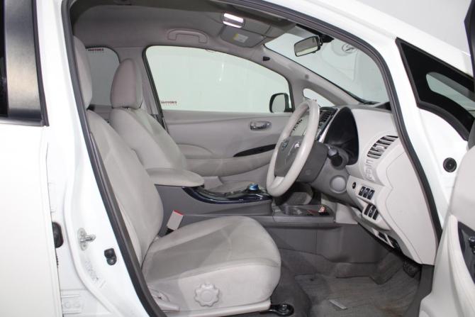 Nissan Leaf I (ZE0/AZE0) с пробегом 2012 года, цена 400 000 рублей, 80080 км, хэтчбек, Автокод Объявления
