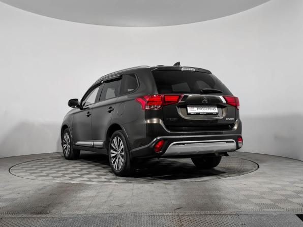 Mitsubishi Outlander III Рестайлинг 3 с пробегом 2019 года, цена 1 819 000 рублей, 126074 км, внедорожник, Автокод Объявления