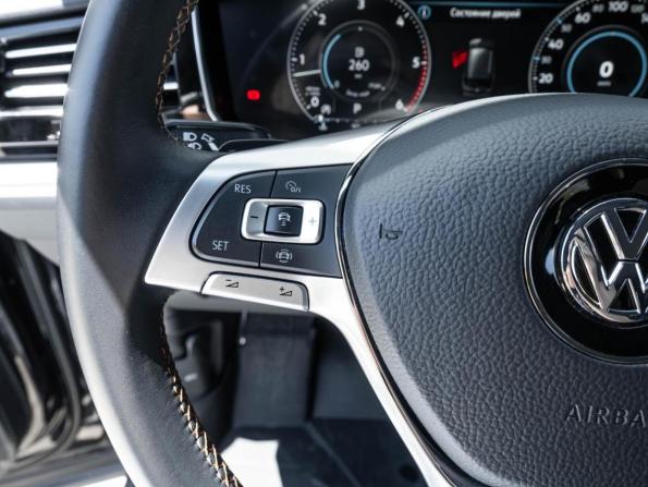 Volkswagen Touareg III с пробегом 2019 года, цена 4 165 000 рублей, 240329 км, внедорожник, Автокод Объявления