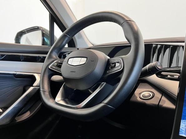 Geely Atlas II с пробегом 2024 года, цена 2 850 000 рублей, 32642 км, внедорожник, Автокод Объявления