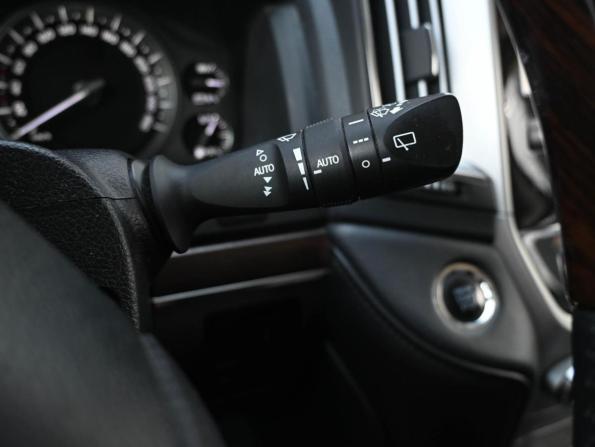 Toyota Land Cruiser 200 Series Рестайлинг 2 с пробегом 2015 года, цена 5 494 000 рублей, 190679 км, внедорожник, Автокод Объявления