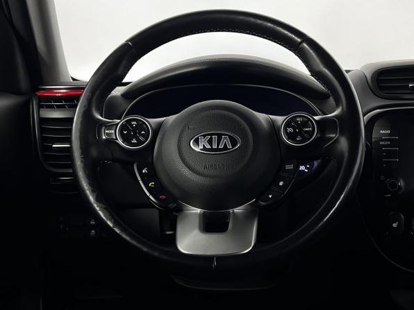 Kia Soul II Рестайлинг с пробегом 2017 года, цена 1 660 000 рублей, 135238 км, хэтчбек, Автокод Объявления
