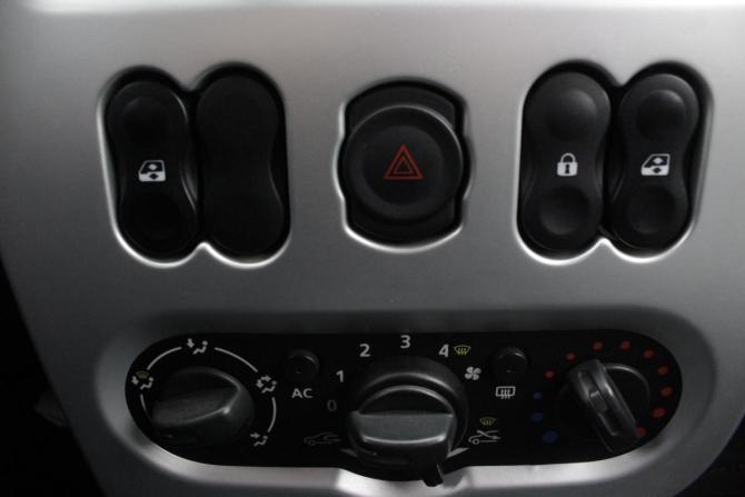 Renault Sandero I с пробегом 2013 года, цена 795 000 рублей, 120391 км, хэтчбек, Автокод Объявления