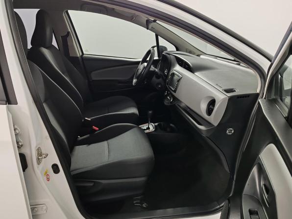 Toyota Yaris III Рестайлинг 2 с пробегом 2017 года, цена 1 295 000 рублей, 160073 км, хэтчбек, Автокод Объявления