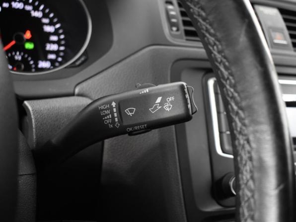Volkswagen Jetta VI Рестайлинг с пробегом 2016 года, цена 1 048 100 рублей, 242962 км, седан, Автокод Объявления