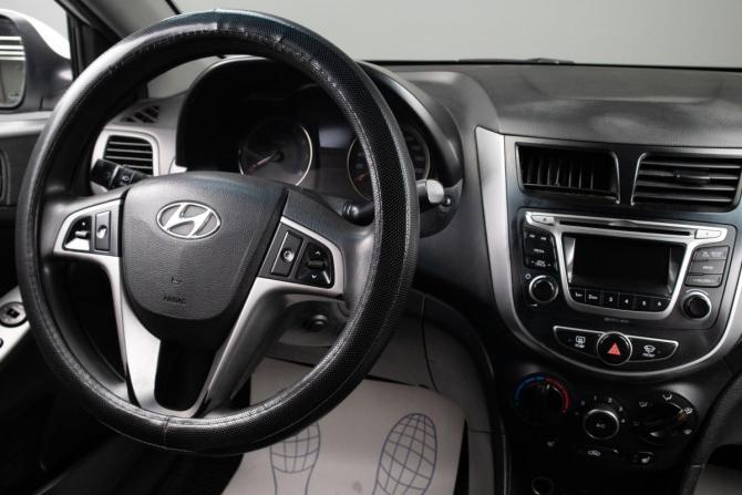 Hyundai Solaris I Рестайлинг с пробегом 2016 года, цена 699 000 рублей, 170000 км, седан, Автокод Объявления