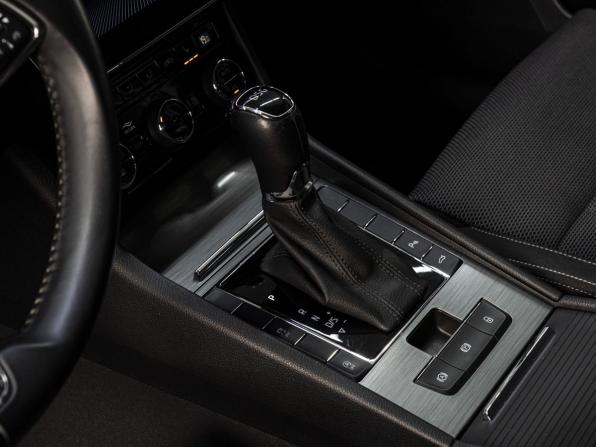 Skoda Superb III Рестайлинг с пробегом 2021 года, цена 2 999 000 рублей, 61850 км, лифтбек, Автокод Объявления