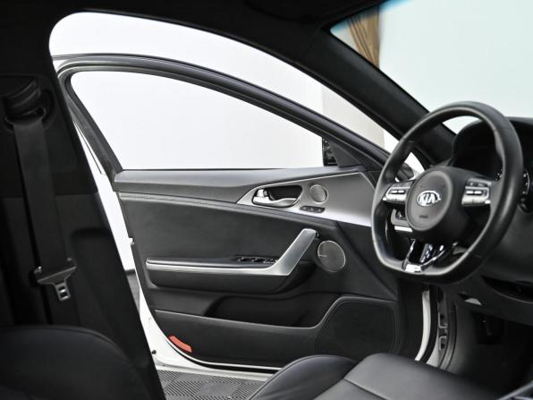 Kia Stinger I с пробегом 2018 года, цена 2 799 000 рублей, 77941 км, лифтбек, Автокод Объявления