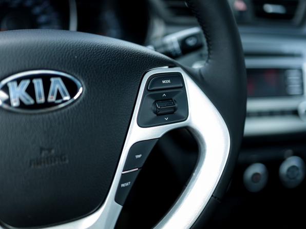 Kia Rio III Рестайлинг с пробегом 2016 года, цена 1 049 000 рублей, 87660 км, седан, Автокод Объявления