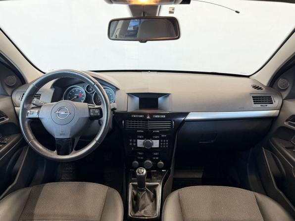 Opel Astra H Рестайлинг с пробегом 2014 года, цена 500 000 рублей, 234023 км, седан, Автокод Объявления