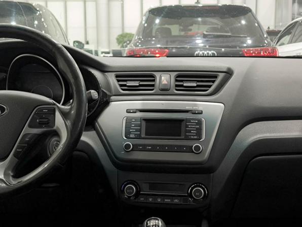 Kia Rio III Рестайлинг с пробегом 2016 года, цена 699 000 рублей, 251501 км, седан, Автокод Объявления