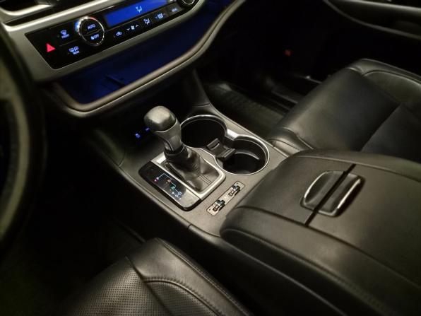 Toyota Highlander III (XU50) Рестайлинг с пробегом 2019 года, цена 3 650 000 рублей, 250000 км, внедорожник, Автокод Объявления