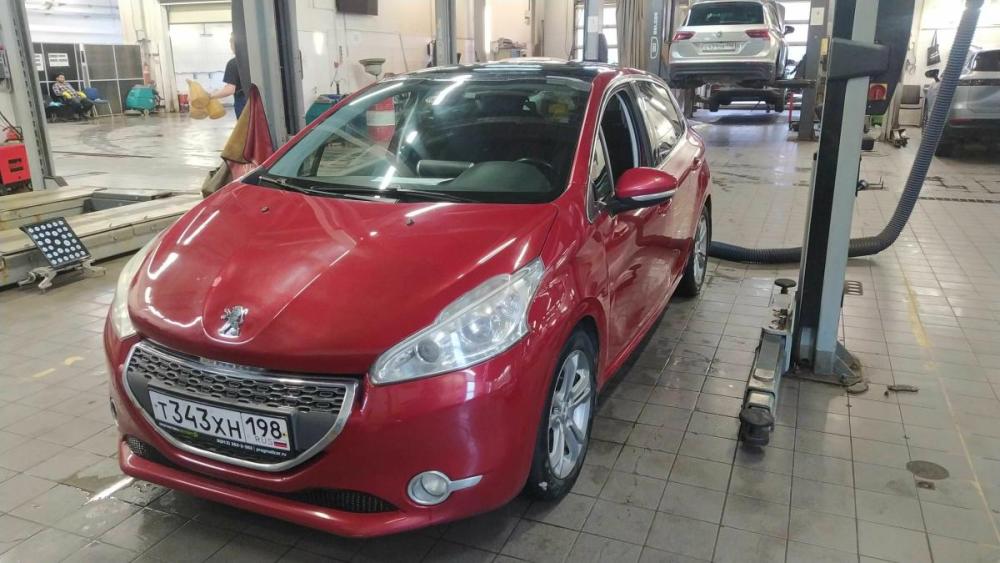 Peugeot 208 I Санкт-Петербург  - изображение 1