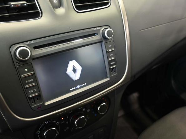 Renault Sandero II с пробегом 2016 года, цена 989 900 рублей, 103000 км, хэтчбек, Автокод Объявления