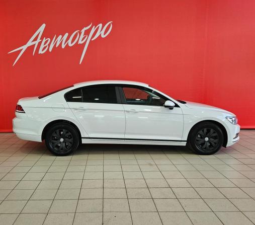 Volkswagen Passat B8 с пробегом 2016 года, цена 1 520 000 рублей, 180000 км, седан, Автокод Объявления