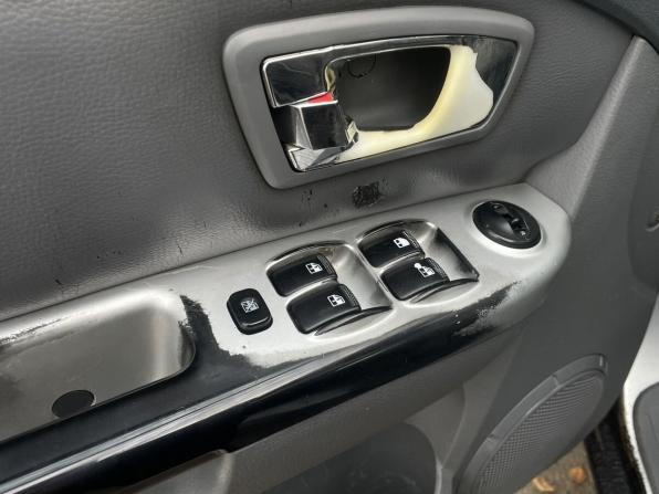 Kia Carens I (RS) Рестайлинг с пробегом 2006 года, цена 325 000 рублей, 324581 км, компактвэн, Автокод Объявления