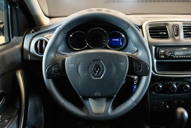 Renault Sandero II с пробегом 2015 года, цена 899 000 рублей, 154208 км, хэтчбек, Автокод Объявления