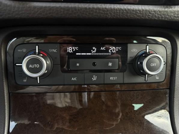 Volkswagen Touareg II Рестайлинг с пробегом 2014 года, цена 2 099 000 рублей, 288100 км, внедорожник, Автокод Объявления