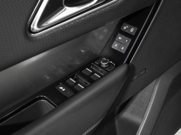 Land Rover Range Rover Velar I с пробегом 2018 года, цена 2 939 000 рублей, 128984 км, внедорожник, Автокод Объявления