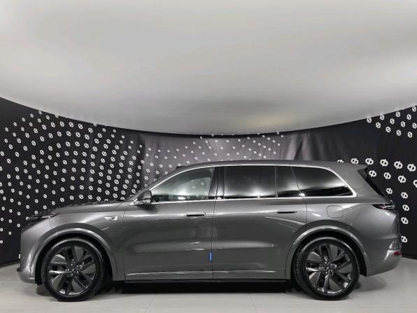 Li Auto (Lixiang) L9 I Рестайлинг с пробегом 2024 года, цена 8 800 000 рублей, 17 км, внедорожник, Автокод Объявления