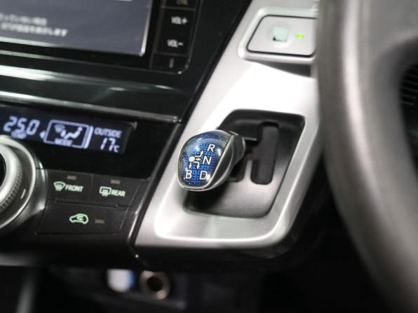 Toyota Prius Alpha I (ZVW40/41) Рестайлинг с пробегом 2014 года, цена 1 200 000 рублей, 209897 км, универсал, Автокод Объявления