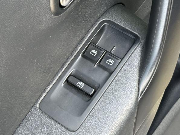 Volkswagen Polo V с пробегом 2015 года, цена 859 000 рублей, 143915 км, седан, Автокод Объявления