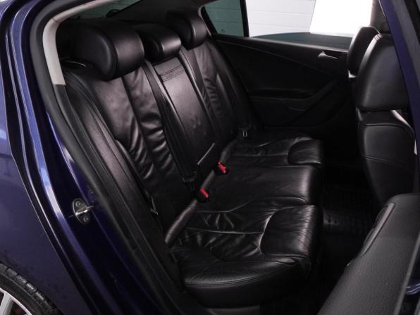 Volkswagen Passat B6 с пробегом 2009 года, цена 1 079 000 рублей, 204138 км, седан, Автокод Объявления