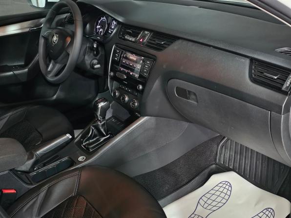 Skoda Octavia III (A7) Рестайлинг с пробегом 2019 года, цена 1 080 000 рублей, 167400 км, лифтбек, Автокод Объявления