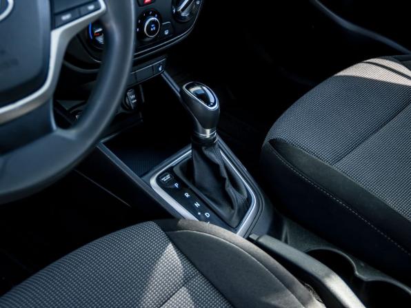 Hyundai Solaris II с пробегом 2017 года, цена 920 000 рублей, 94308 км, седан, Автокод Объявления