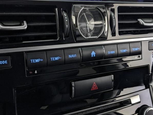 Toyota Land Cruiser 200 Series Рестайлинг 1 с пробегом 2015 года, цена 4 500 000 рублей, 202184 км, внедорожник, Автокод Объявления