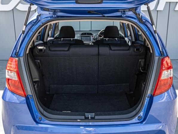 Honda Fit II с пробегом 2011 года, цена 800 000 рублей, 180704 км, хэтчбек, Автокод Объявления