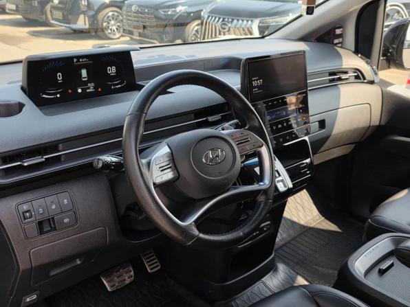 Hyundai Staria I с пробегом 2021 года, цена 3 998 000 рублей, 80005 км, минивэн, Автокод Объявления