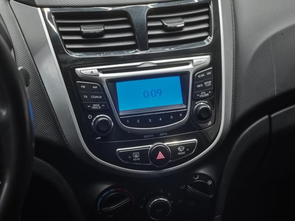 Hyundai Solaris I с пробегом 2013 года, цена 899 000 рублей, 180000 км, хэтчбек, Автокод Объявления
