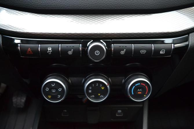 Lada (ВАЗ) Vesta I Рестайлинг (NG) с пробегом 2024 года, цена 1 390 000 рублей, 13579 км, седан, Автокод Объявления