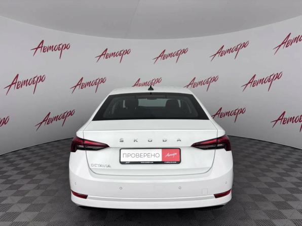 Skoda Octavia IV (A8) с пробегом 2021 года, цена 2 110 000 рублей, 96657 км, лифтбек, Автокод Объявления