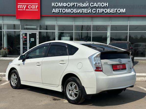 Toyota Prius III (XW30) с пробегом 2010 года, цена 1 030 000 рублей, 135000 км, лифтбек, Автокод Объявления