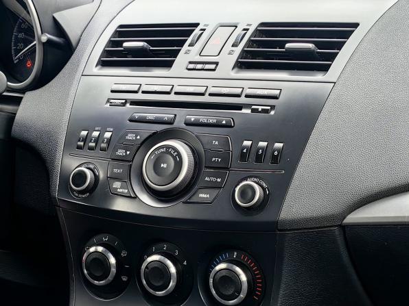 Mazda 3 II (BL) Рестайлинг с пробегом 2013 года, цена 769 000 рублей, 220000 км, хэтчбек, Автокод Объявления