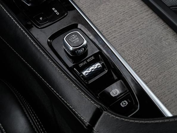 Volvo XC90 II Рестайлинг 1 с пробегом 2020 года, цена 3 920 000 рублей, 131026 км, внедорожник, Автокод Объявления