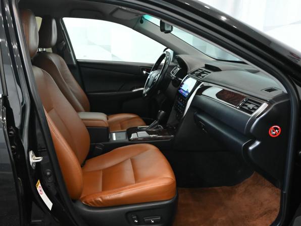 Toyota Camry VII (XV50) Рестайлинг 2 с пробегом 2018 года, цена 2 450 000 рублей, 178354 км, седан, Автокод Объявления