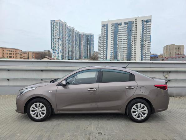 Kia Rio IV с пробегом 2017 года, цена 1 090 000 рублей, 193000 км, седан, Автокод Объявления