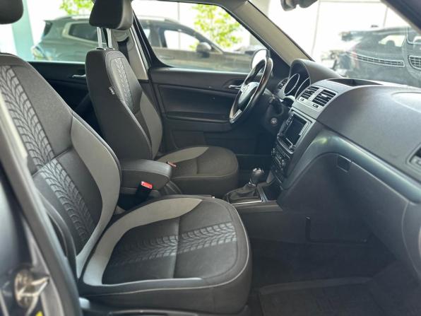 Skoda Yeti I Рестайлинг с пробегом 2018 года, цена 1 370 000 рублей, 124000 км, внедорожник, Автокод Объявления