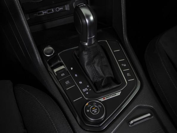 Volkswagen Tiguan II с пробегом 2018 года, цена 3 319 000 рублей, 87528 км, внедорожник, Автокод Объявления
