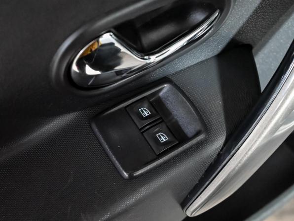 Renault Sandero II Рестайлинг с пробегом 2018 года, цена 990 000 рублей, 108830 км, хэтчбек, Автокод Объявления