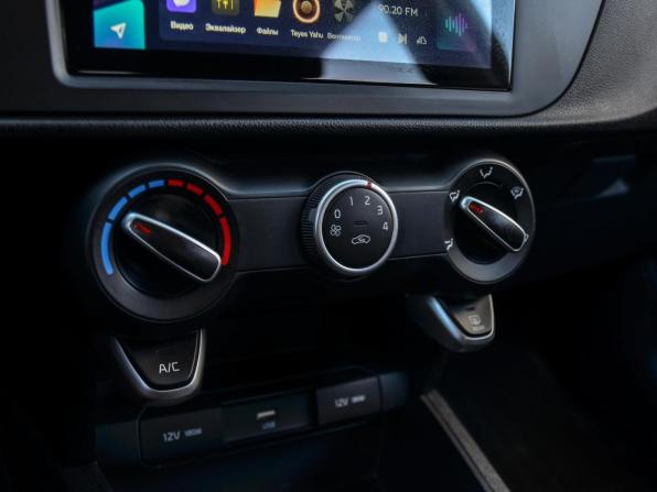 Kia Rio IV Рестайлинг с пробегом 2021 года, цена 1 815 000 рублей, 42577 км, хэтчбек, Автокод Объявления