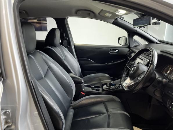 Nissan Leaf II (ZE1) с пробегом 2018 года, цена 1 340 000 рублей, 125000 км, хэтчбек, Автокод Объявления