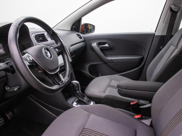 Volkswagen Polo V Рестайлинг с пробегом 2016 года, цена 990 000 рублей, 182152 км, седан, Автокод Объявления